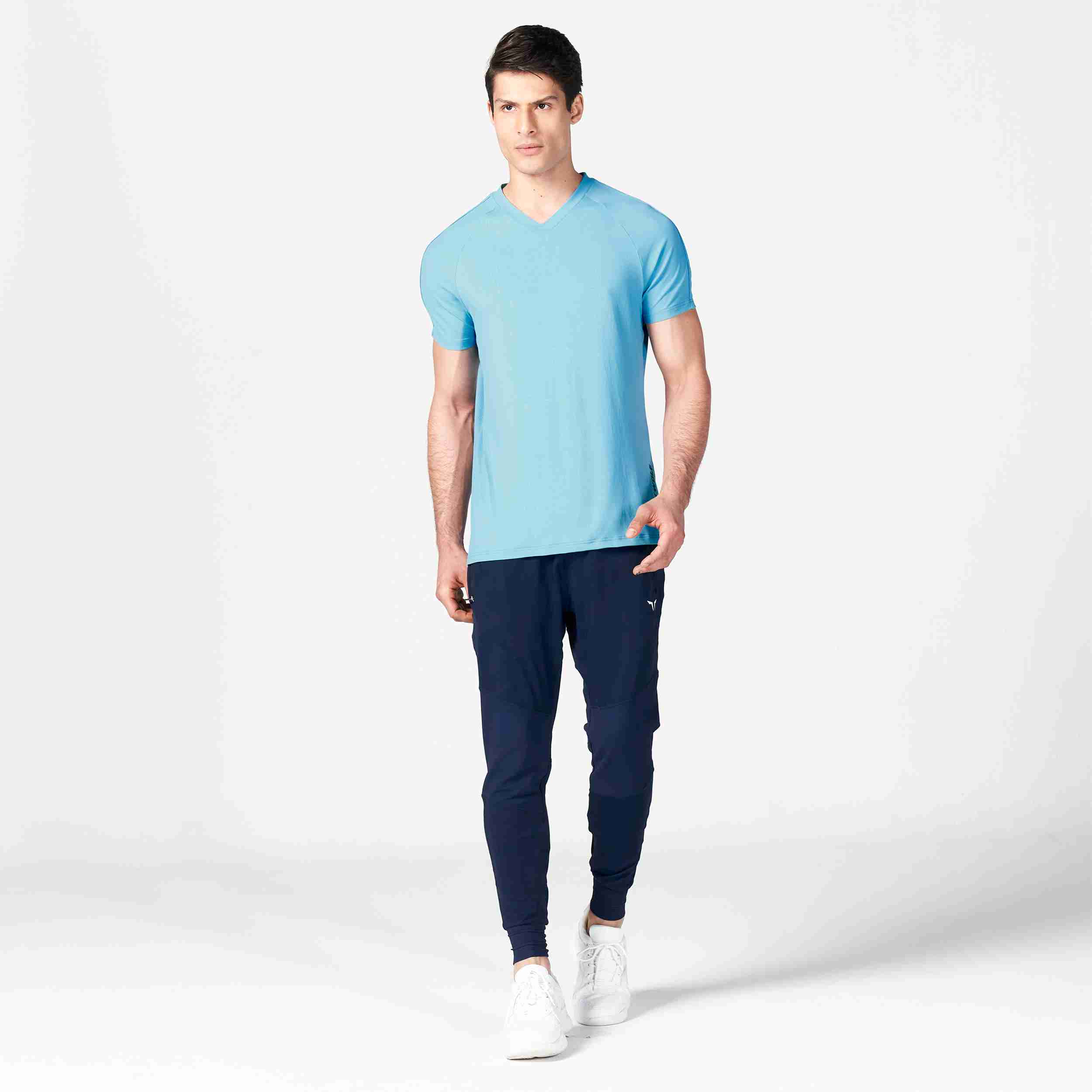 CORE V-NECK AEROTECH TEE - DELPH BLUE